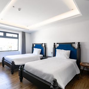 Zimmer mit zwei Einzelbetten